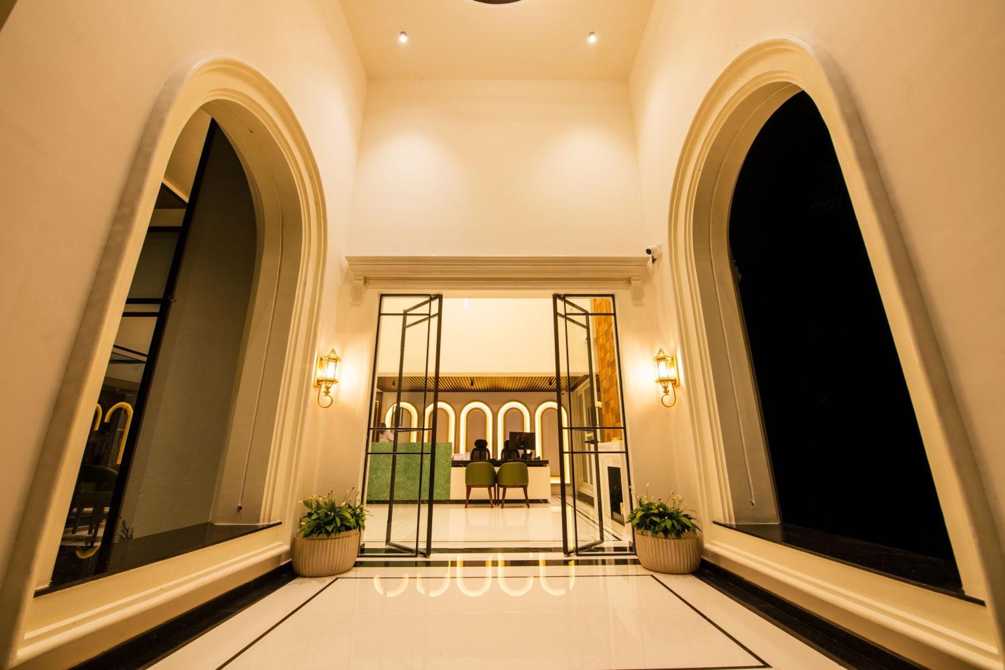Hotel Mysore Radiance Esterno foto