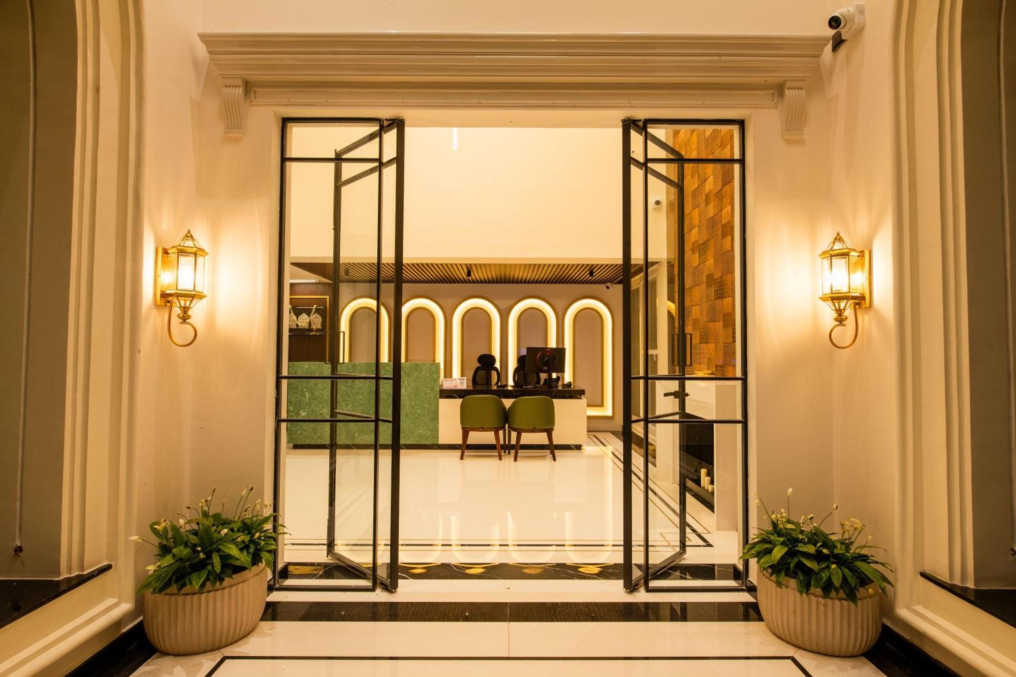 Hotel Mysore Radiance Esterno foto