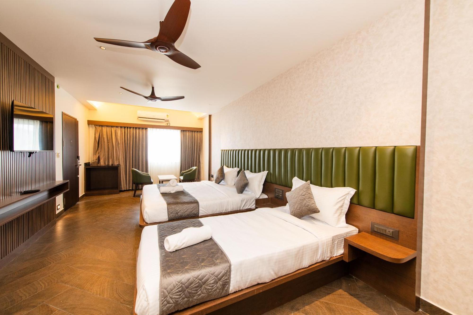 Hotel Mysore Radiance Esterno foto