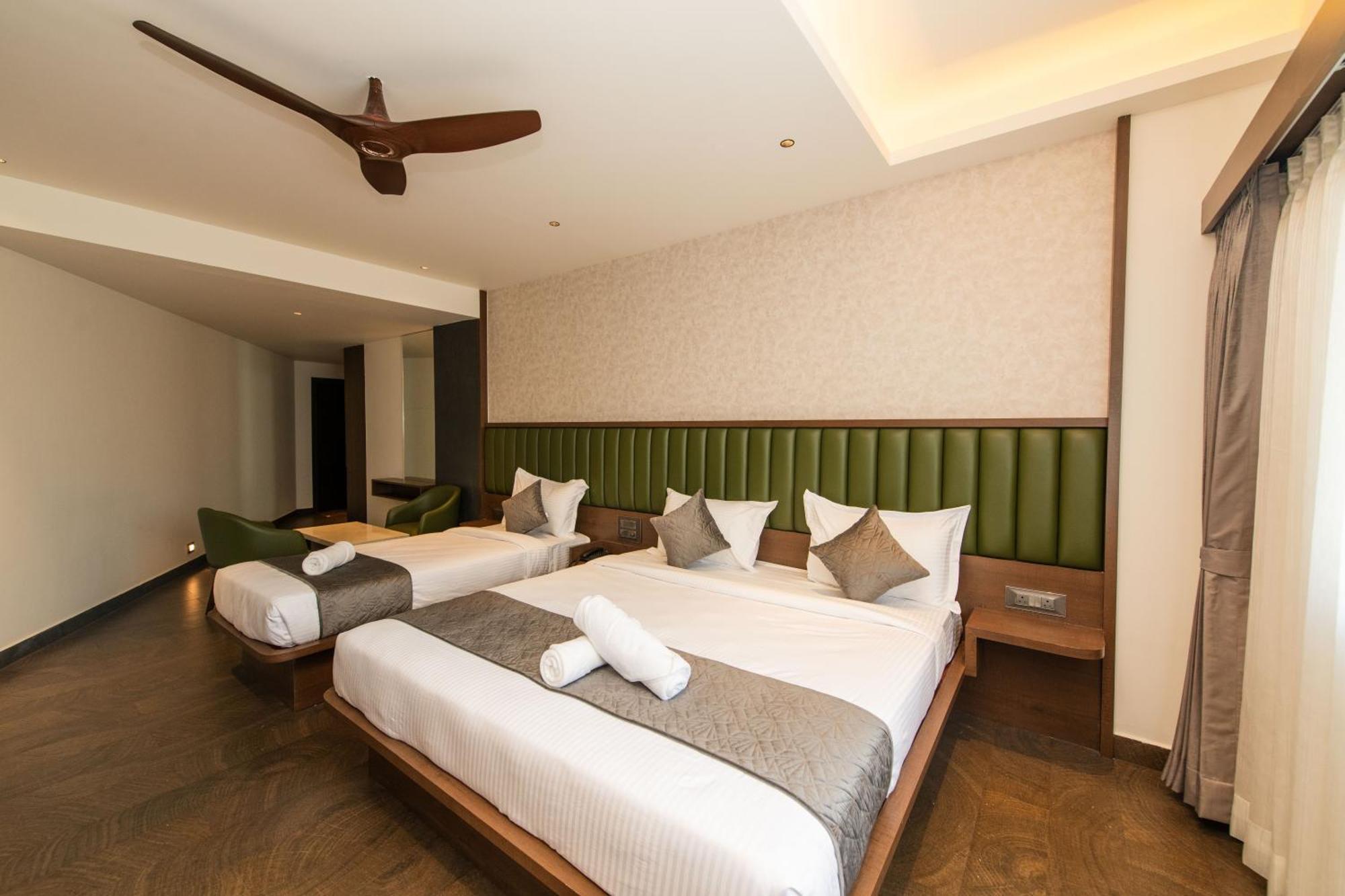 Hotel Mysore Radiance Esterno foto