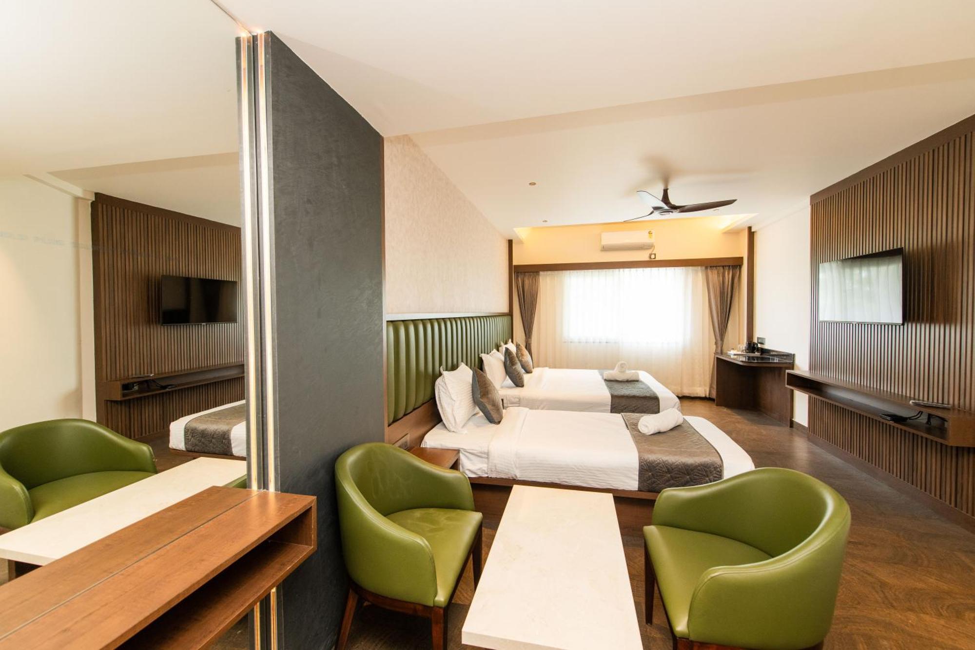 Hotel Mysore Radiance Esterno foto
