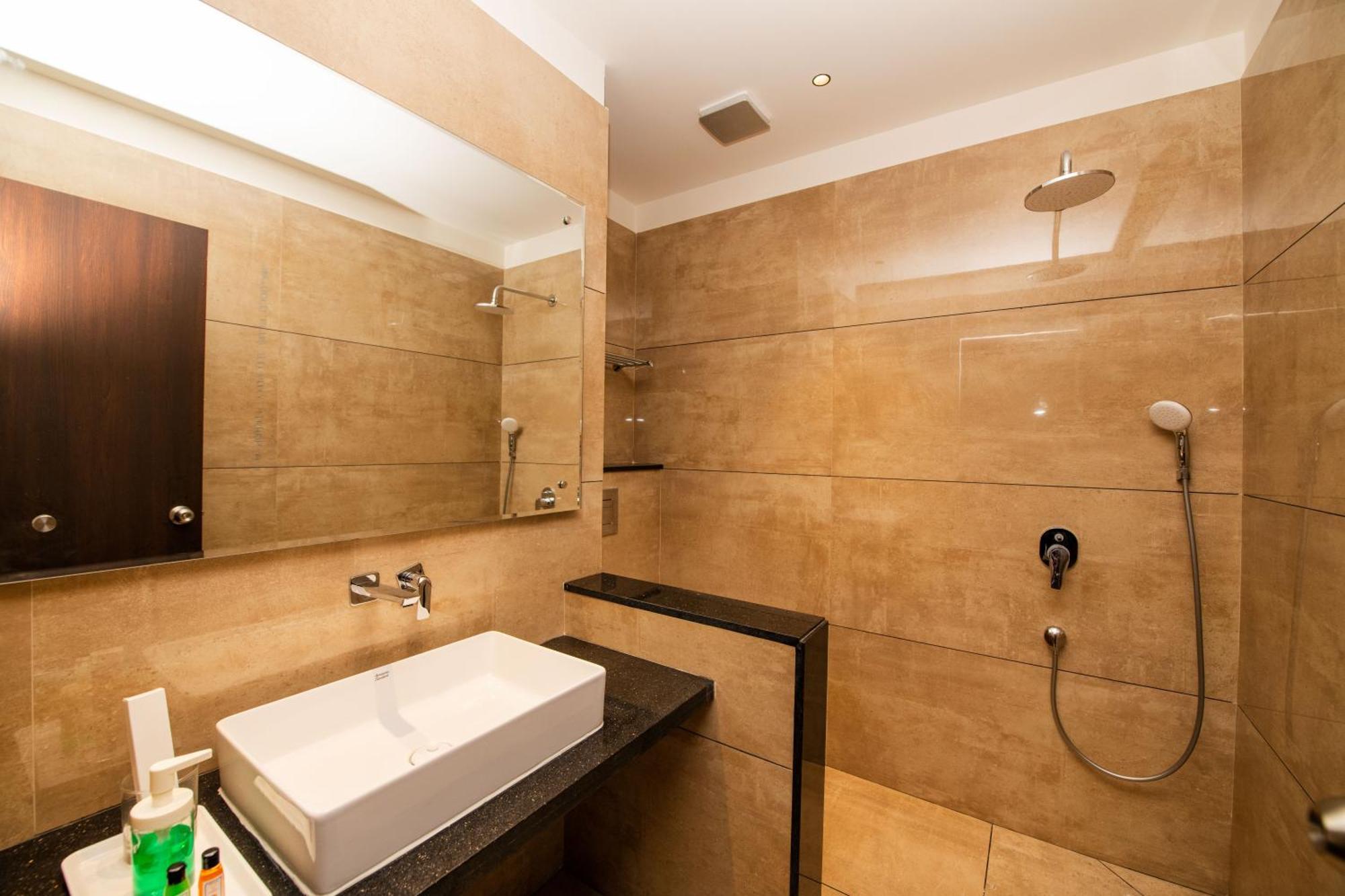 Hotel Mysore Radiance Esterno foto