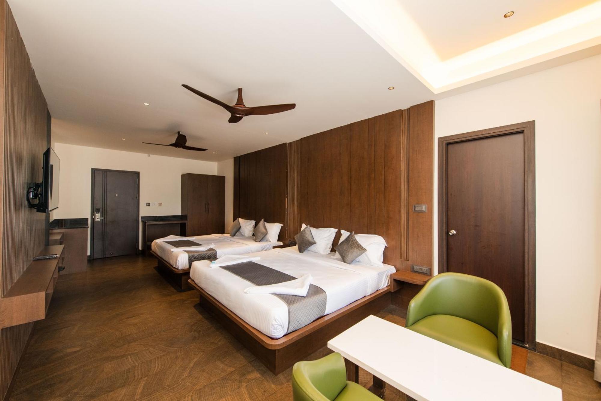 Hotel Mysore Radiance Esterno foto
