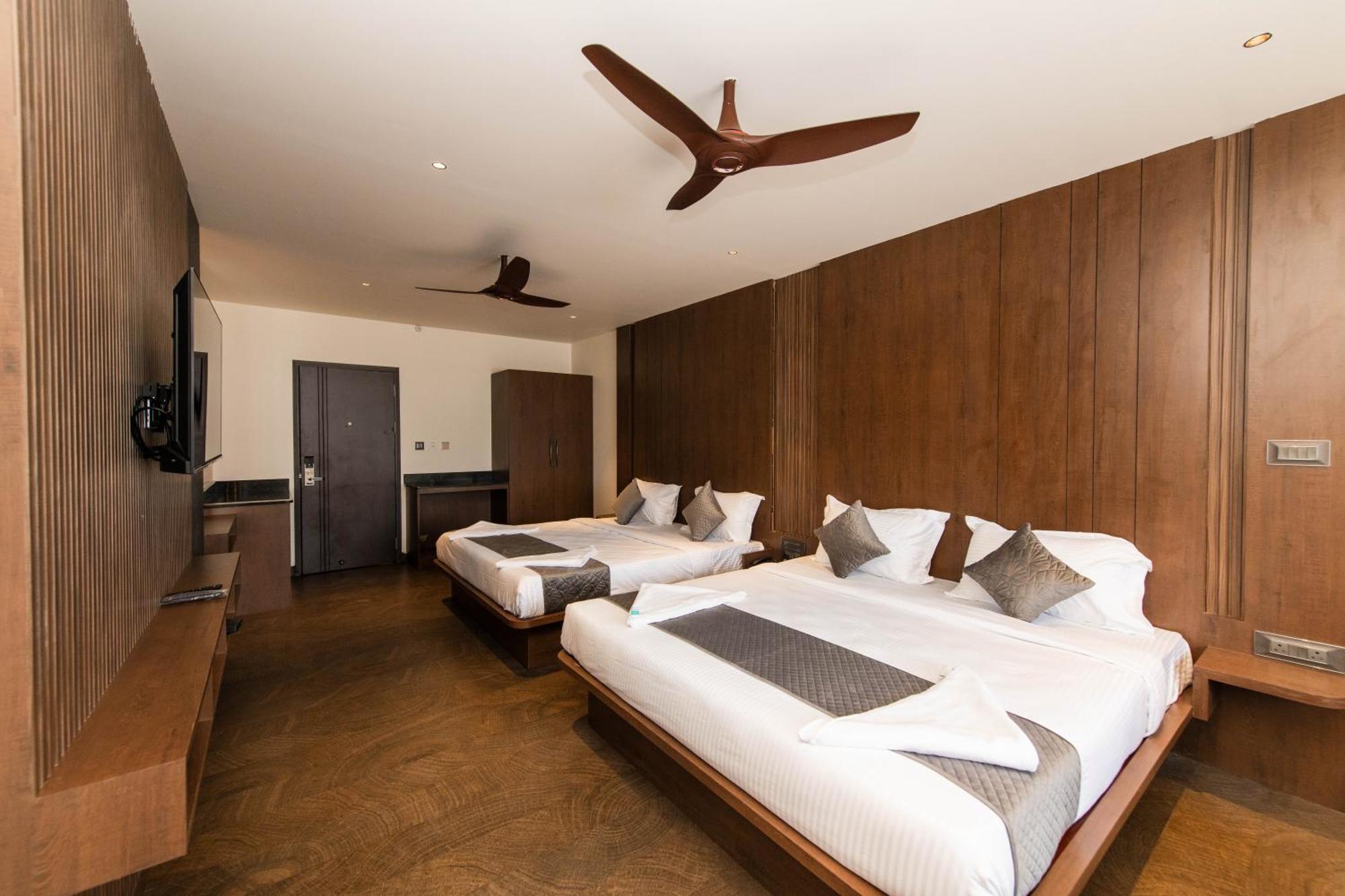 Hotel Mysore Radiance Esterno foto