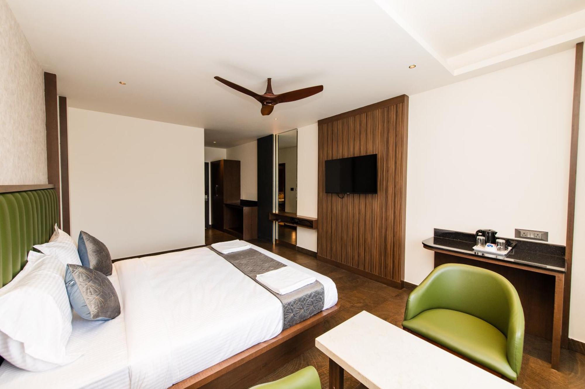 Hotel Mysore Radiance Esterno foto