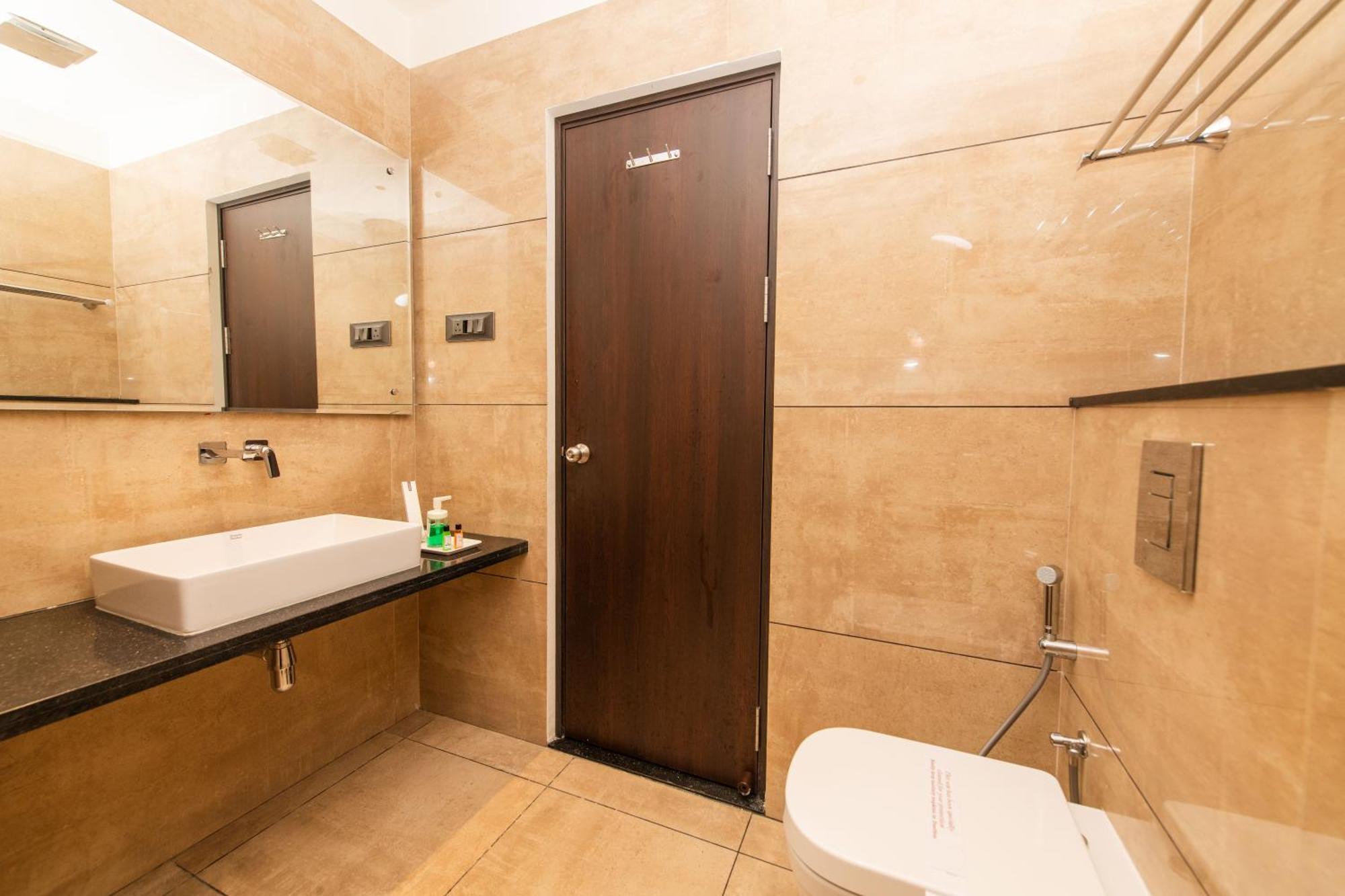 Hotel Mysore Radiance Esterno foto
