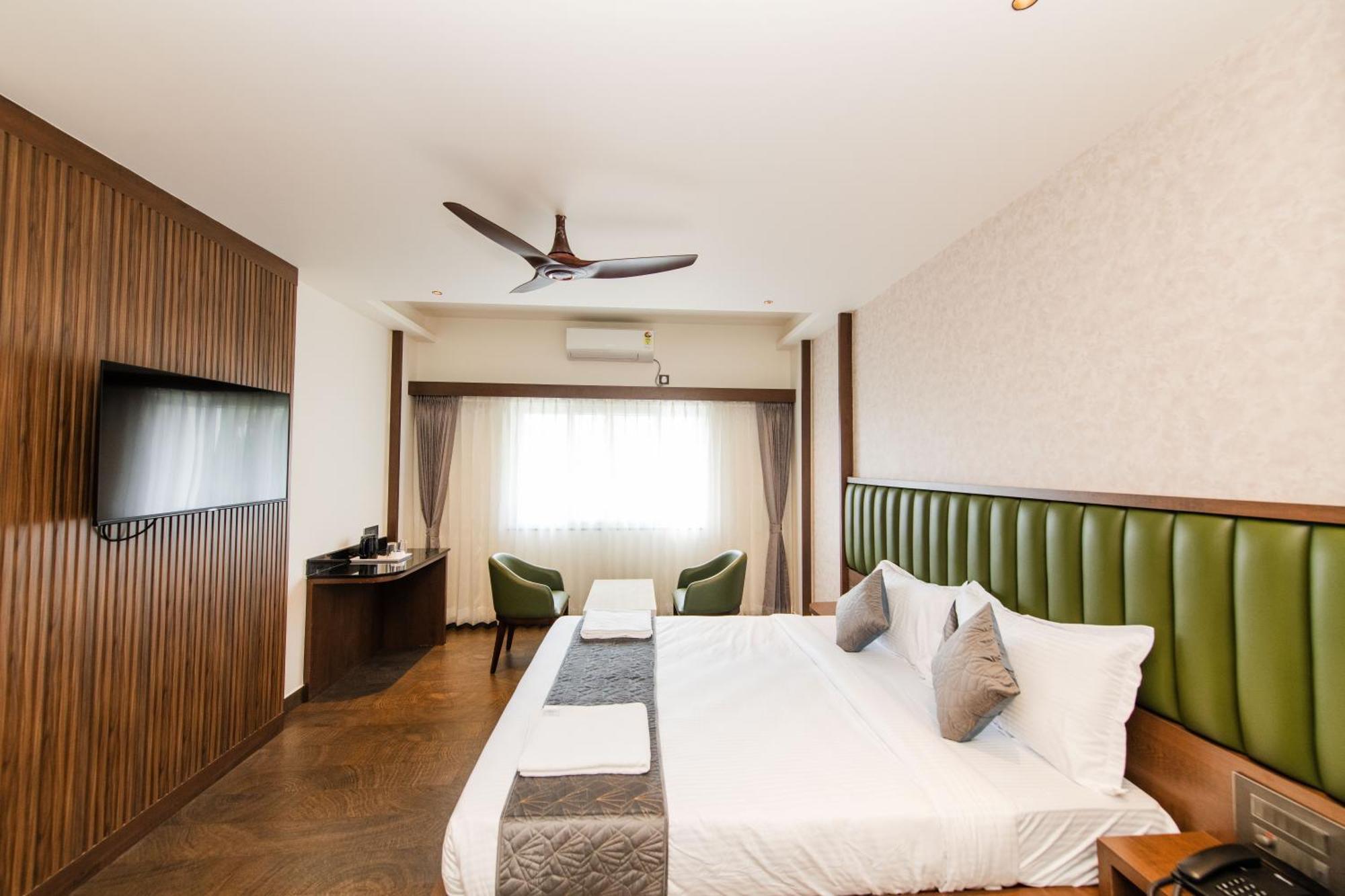 Hotel Mysore Radiance Esterno foto